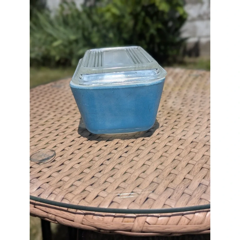 Vintage MCM Pyrex Primary Blue‎ 502-B Fridgie Dish w 502-C Lid USA